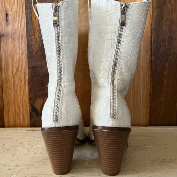 JustFab Jessie James Decker White “Crocodile” Booties - Picture 3 of 7